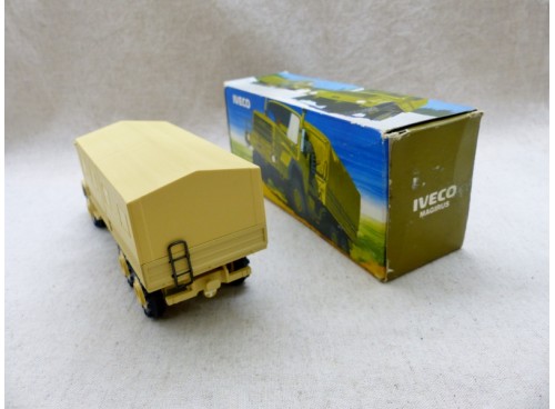 CURSOR 483 IVECO Camion Militaire Magirus 256D 20 AL 6x6 couleur Sable NM / Boite