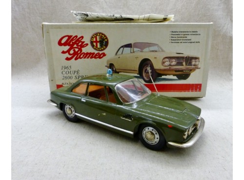 Togi Alfa Romeo 1965 Police Coupe 2600 Sprint Polizia NM Boite droit