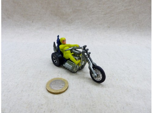 Hotwheels RRRumblers 1971 Torque Chop Motorcycle avec Pilote Jaune