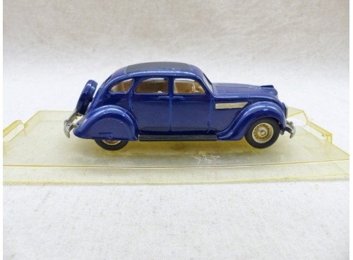 RexToys 21 Chrysler Airflow 1935 Conduite Interieure Diecast Model droit