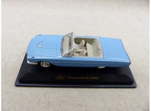 Road Signature Ford Thunderbird 1966 Cabriolet dessus