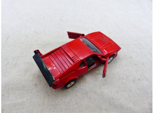 Gama Mini 891 BMW - M1 Rouge avec Spoiler et Aileron dessus ouvert