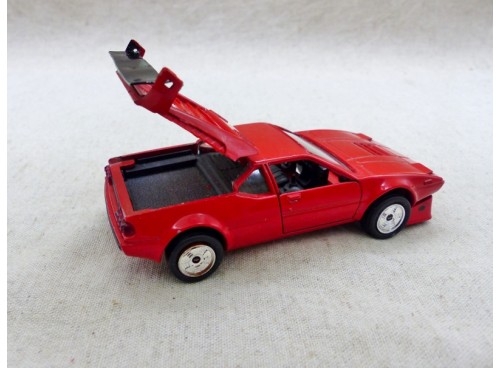 Gama Mini 891 BMW - M1 Rouge avec Spoiler et Aileron