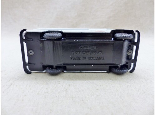 Lion Car 49 Commer Ambulance Near Mint dessous