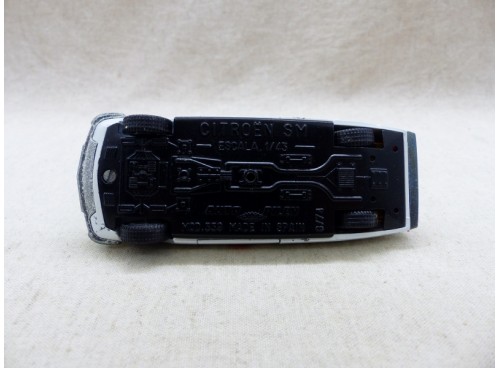 Auto Pilen M-296 Citroën SM Ambulance dessous