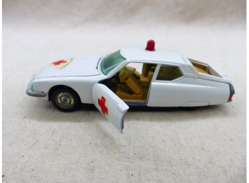 Auto Pilen M-296 Citroën SM Ambulance coté