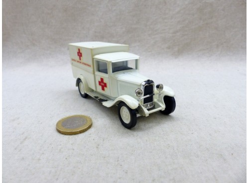 Solido 4411 Citoën C4F Ambulance Centrale Sanitaire Internationale