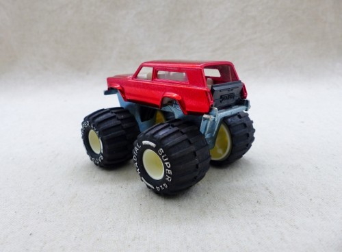 Majorette 2011 Monster truck Fire Storm Neuf Boite dos