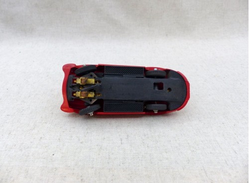 voiture de circuit Jouef Mercedes 300 SL Hard Top rouge vue de dessous