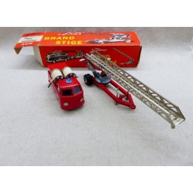 Tekno 408 et 409 ensemble VW Combi  et Grande Echelle Pompiers avec Boites ouvertes