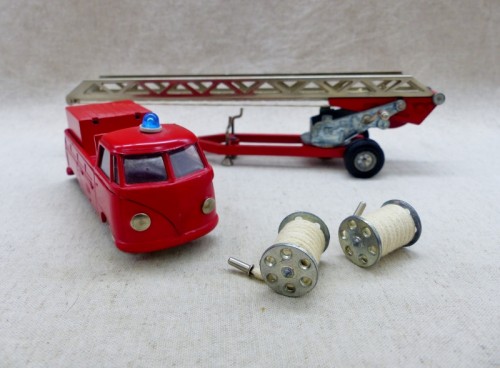 Tekno 408 et 409 ensemble VW Combi  et Grande Echelle Pompiers avec Boites