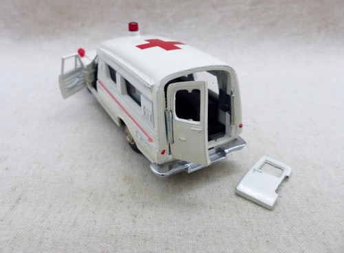 Yonezawa Toys Diapet 203 Toyota Crown Ambulance