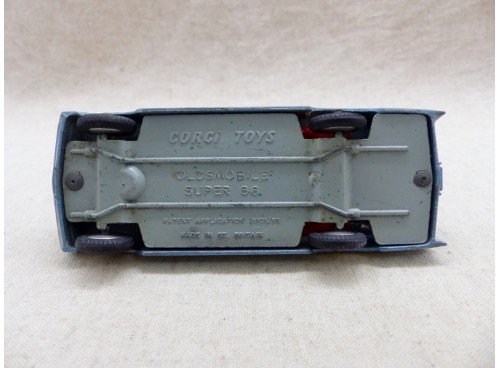 Corgi Toys 235 Oldsmobile Super 88 Bleu Métal