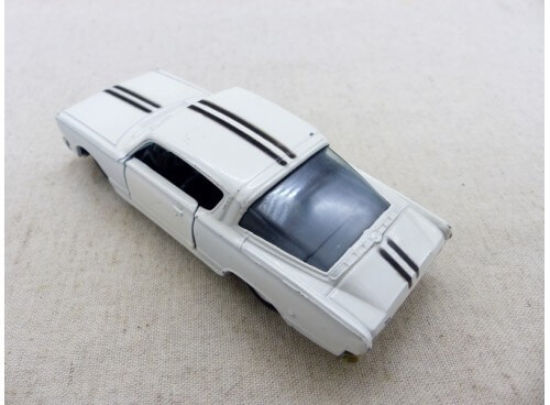 Sabra Gamda Koor 8114 Plymouth Barracuda dessus