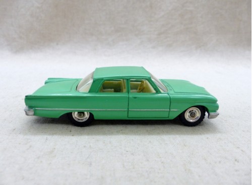 Dinky Toys 148 Ford Fairlane
