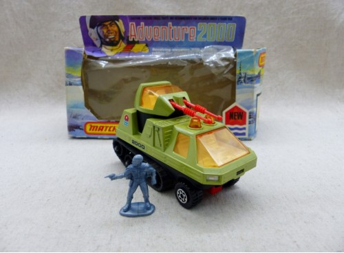 Matchbox K-2003 Adventure 2000 Cruisader NM avec Boite avec personnage