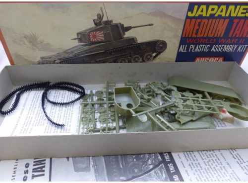 Aurora 313 Maquette Medium Tank Japonais boite