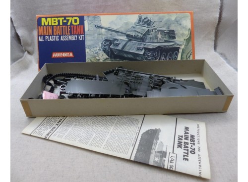 Aurora Maquette 318 MBT-70 Main Battle Tank boite ouverte