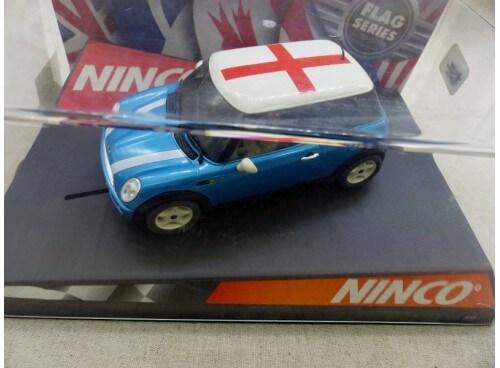 Ninco 50311 Mini Cooper England Flag Series Slot Car  dessus