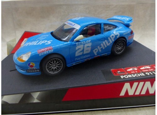 Voiture de course Ninco 50242 Porsche 911 GT3 N° 26 Philips