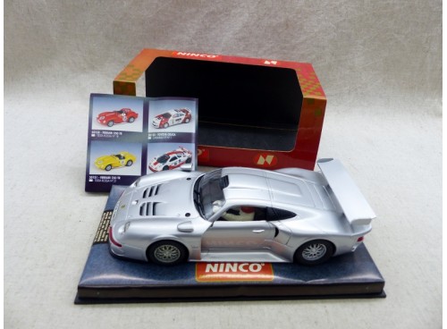 voiture de circuit électrique Ninco 50148 Porsche 911 GT1 Road Car