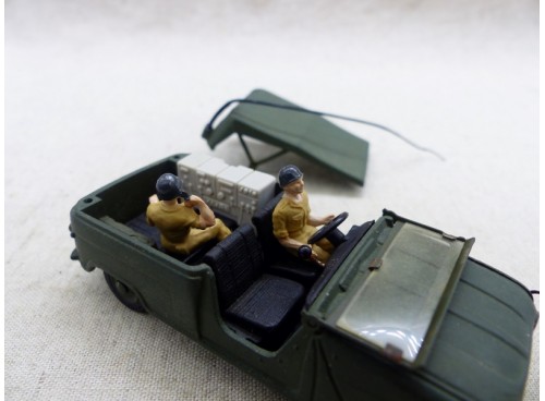 Dinky Toys 815 Sinpar 4x4 gendarmerie militaire personnages
