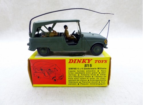 Dinky Toys 815 Sinpar 4x4 gendarmerie militaire near Mint Boite droit