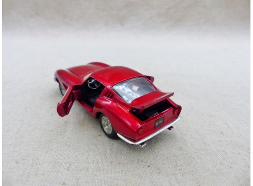 Politoys 540 Ferrari 275 GTB Excellent Etat ouvrants en très bon état