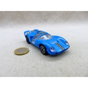 voiture de course miniature Politoys Export 565 Lola Aston Martin Bleu