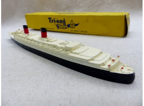 Minic Tri-Ang M702 Paquebot R.M.S. Queen Elizabeth