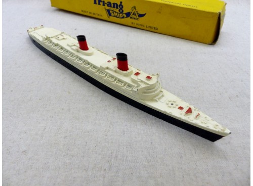 Minic Tri-Ang M702 Paquebot R.M.S. Queen Elizabeth