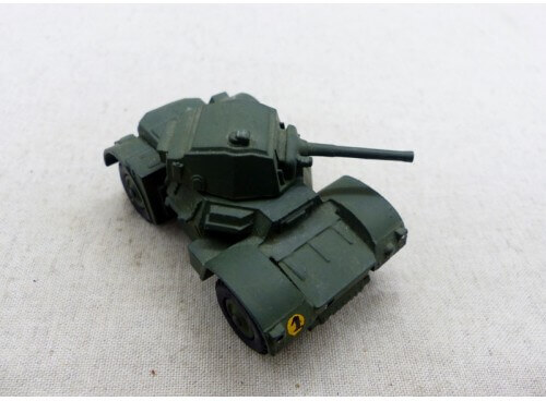 miniature auto Dinky Toys 670 Armoured Car