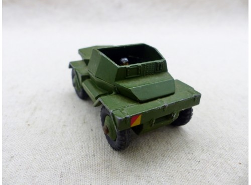 miniature auto Dinky Toys 673 Scout Car Véhicule Militaire Blindé de Transport de