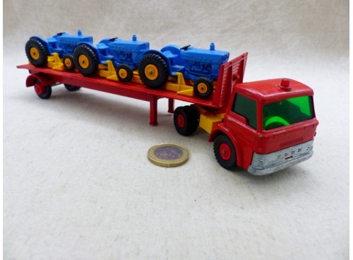 Matchbox King Size K-20 Ford Tractor Transporter