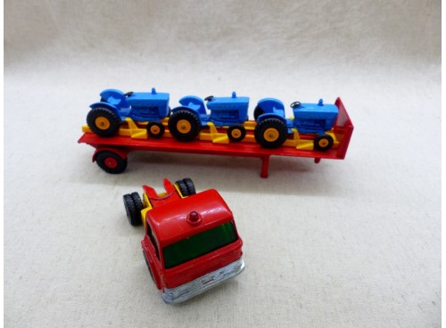 Matchbox King Size K-20 Ford Tractor Transporter