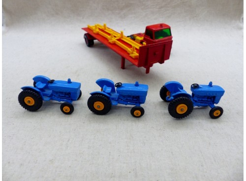 Matchbox King Size K-20 Ford Tractor Transporter