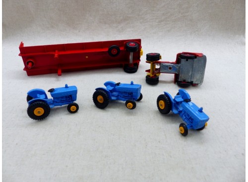 Matchbox King Size K-20 Ford Tractor Transporter