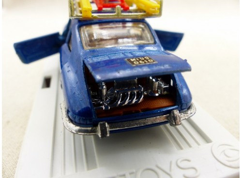 Mebetoys A-64 Porsche Bleue Avec Ski et Luge Exc.