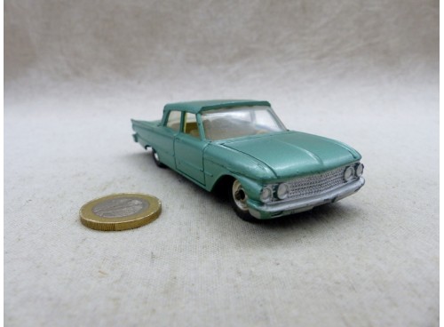 Dinky Toys 148 Ford Fairlane Vert Métalisé