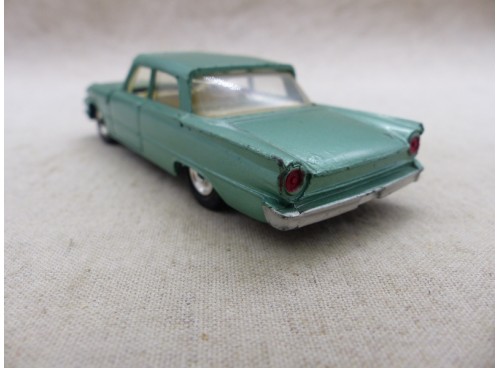 Dinky Toys 148 Ford Fairlane Vert Métalisé