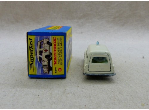 Matchbox Superfast MB3 Mercedes Benz Binz Ambulance Excellent Etat / Boite