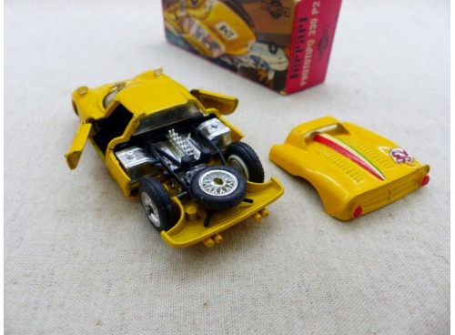 Mercury 28 Ferrari Prototype 330 P2 capot ouvert