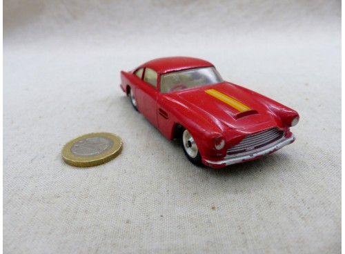 Solido 111 Aston Martin DB4 Rouge