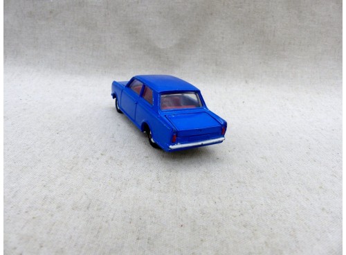 Dinky Toys 136 voiture Vauxhall bleue Viva