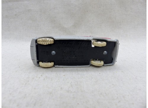 Dinky Toys 176 Austin A105 dessous