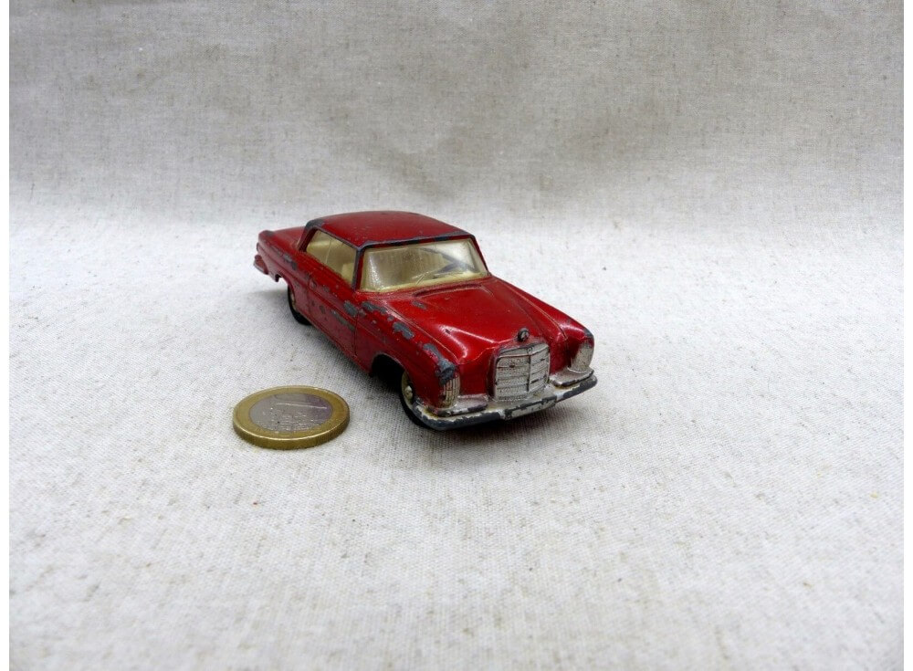 voiture dinky toys