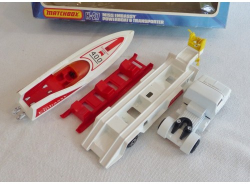 Matchbox King Size K-27 SuperKings Camion Embassy Powerboat Transporter vue d'ensemble
