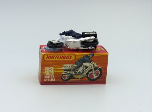 Matchbox Superfast MB33 Police Motor Cyclist dessous