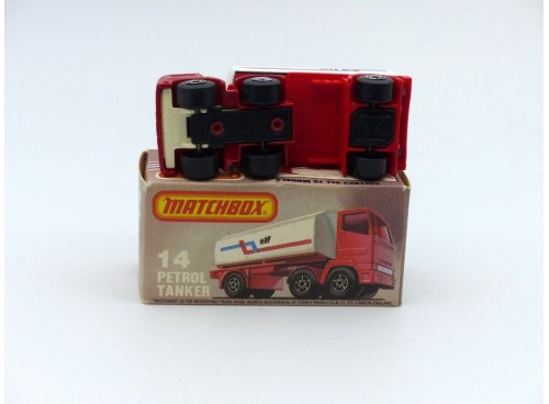 Matchbox Superfast MB75 Petrol Tanker Elf dessous