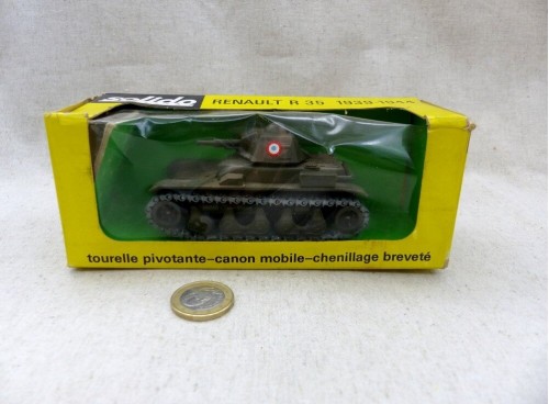 Solido 233 char Renault R 35
